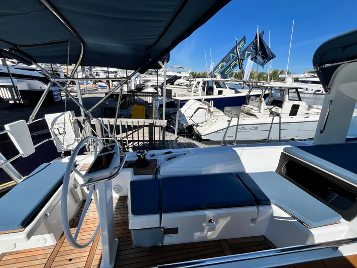 Squigular Yacht Photos Pics 