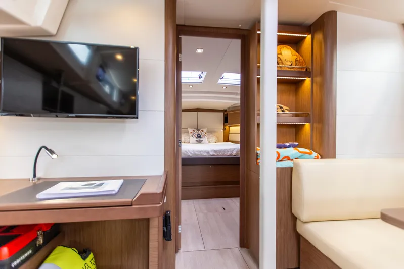 Squigular Yacht Photos Pics 