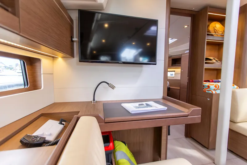 Squigular Yacht Photos Pics 