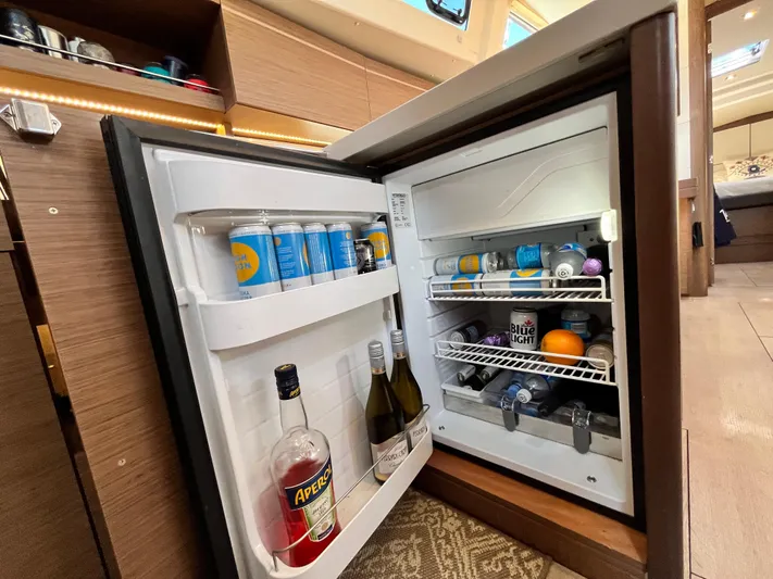 Squigular Yacht Photos Pics 