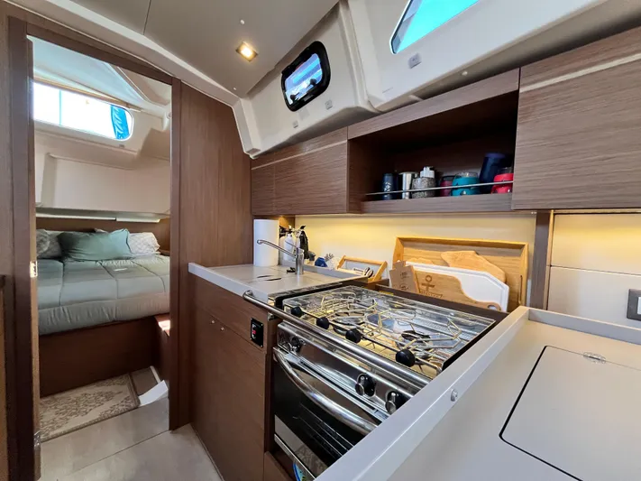 Squigular Yacht Photos Pics 