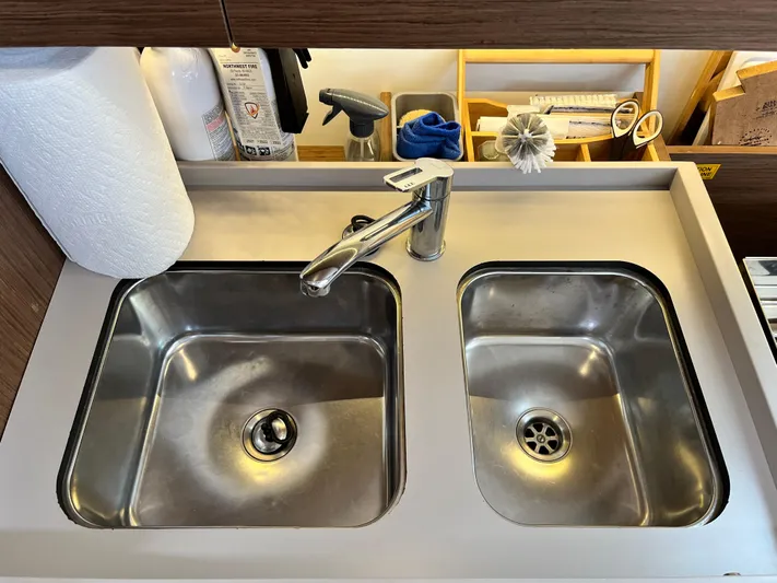 Squigular Yacht Photos Pics 