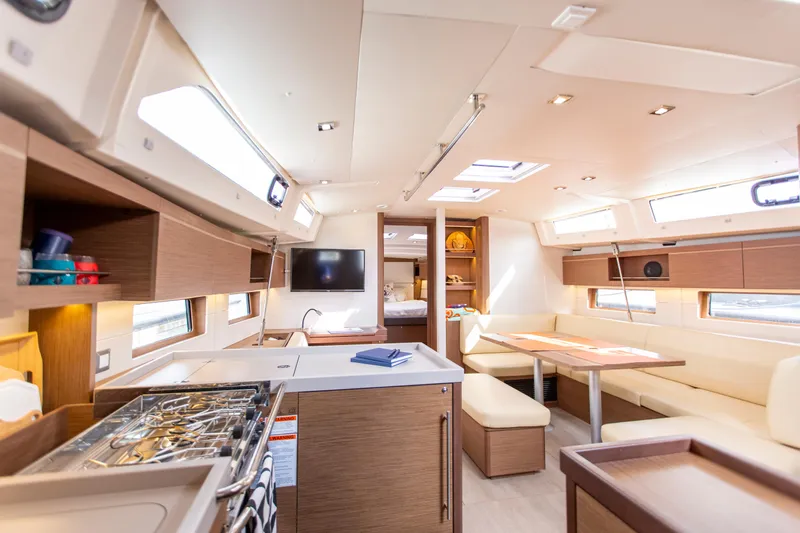 Squigular Yacht Photos Pics 