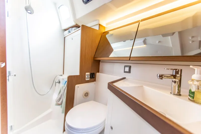 Squigular Yacht Photos Pics 