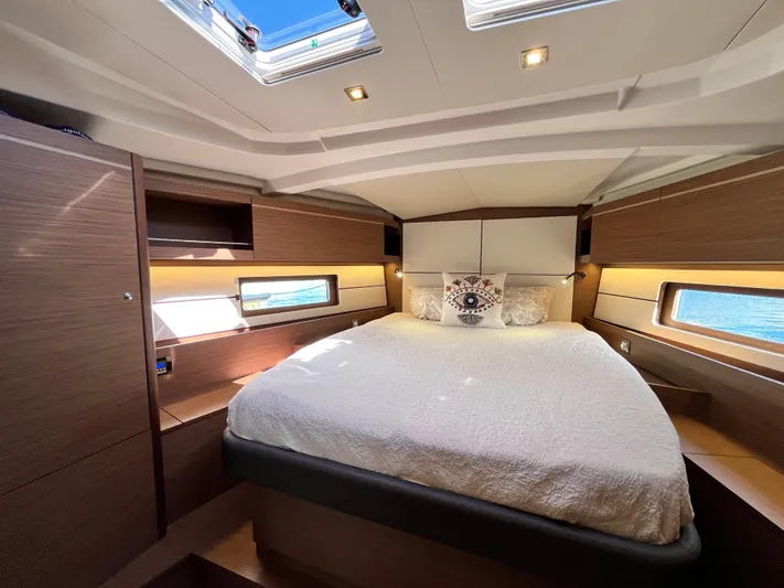 Squigular Yacht Photos Pics 