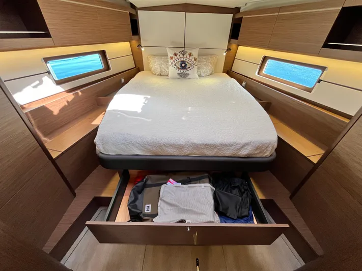 Squigular Yacht Photos Pics 