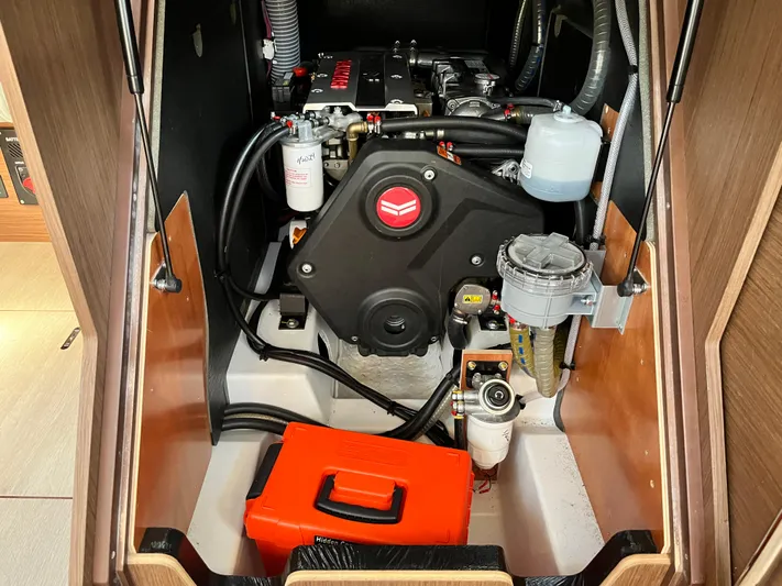 Squigular Yacht Photos Pics 