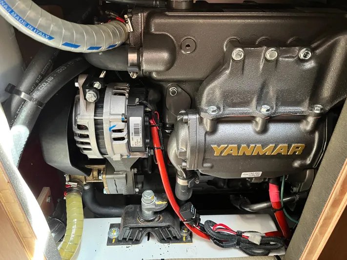 Squigular Yacht Photos Pics 