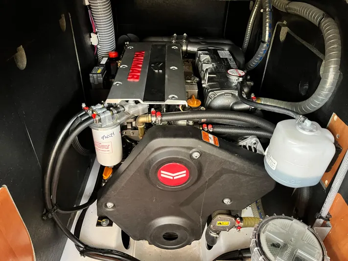 Squigular Yacht Photos Pics 