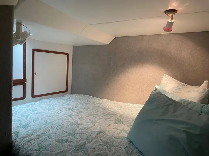 Sunset Cay Yacht Photos Pics Port Stateroom