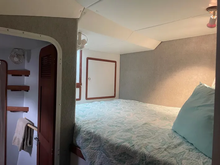 Sunset Cay Yacht Photos Pics Port Stateroom