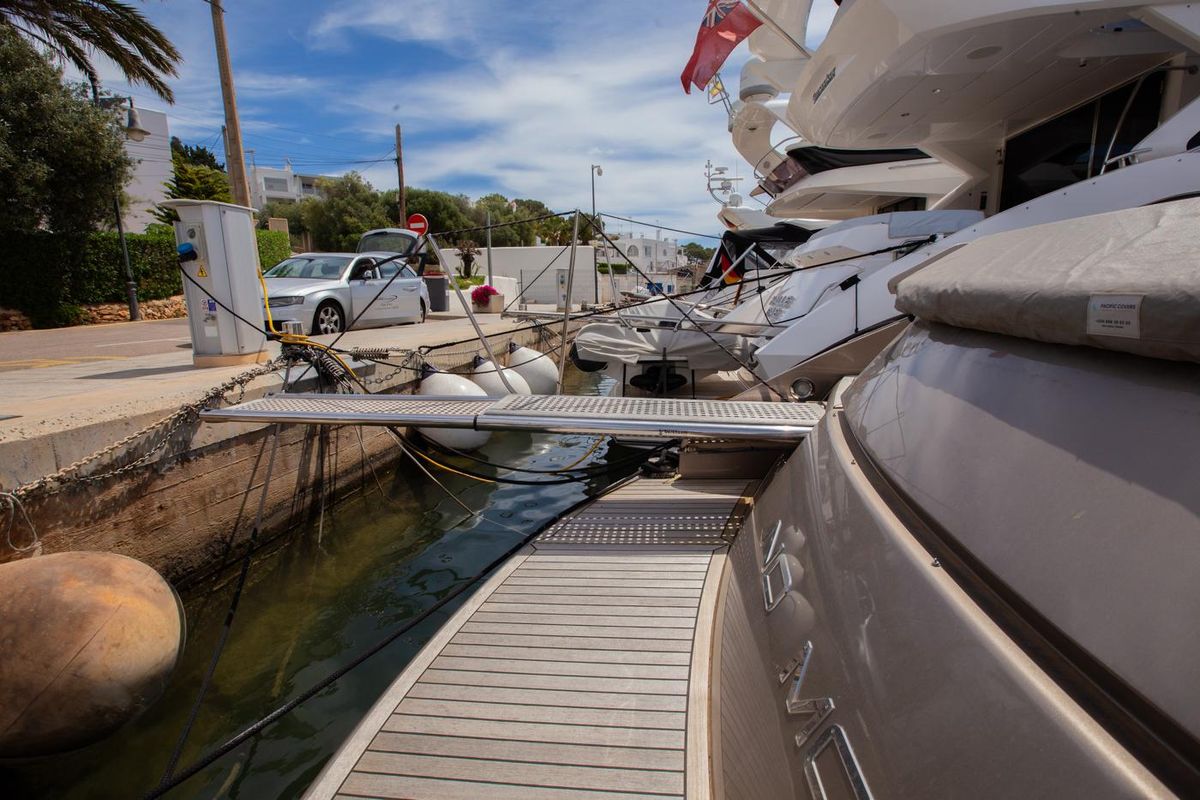 2009 Riva 53 