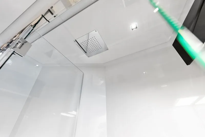 Momentum Yacht Photos Pics 