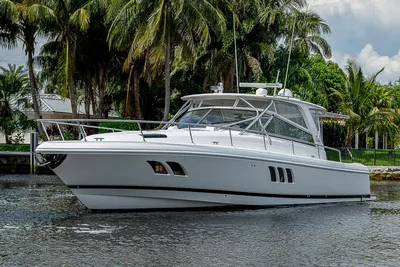 Intrepid 475 Sport Yacht