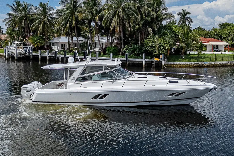 Annie Yacht Photos Pics 