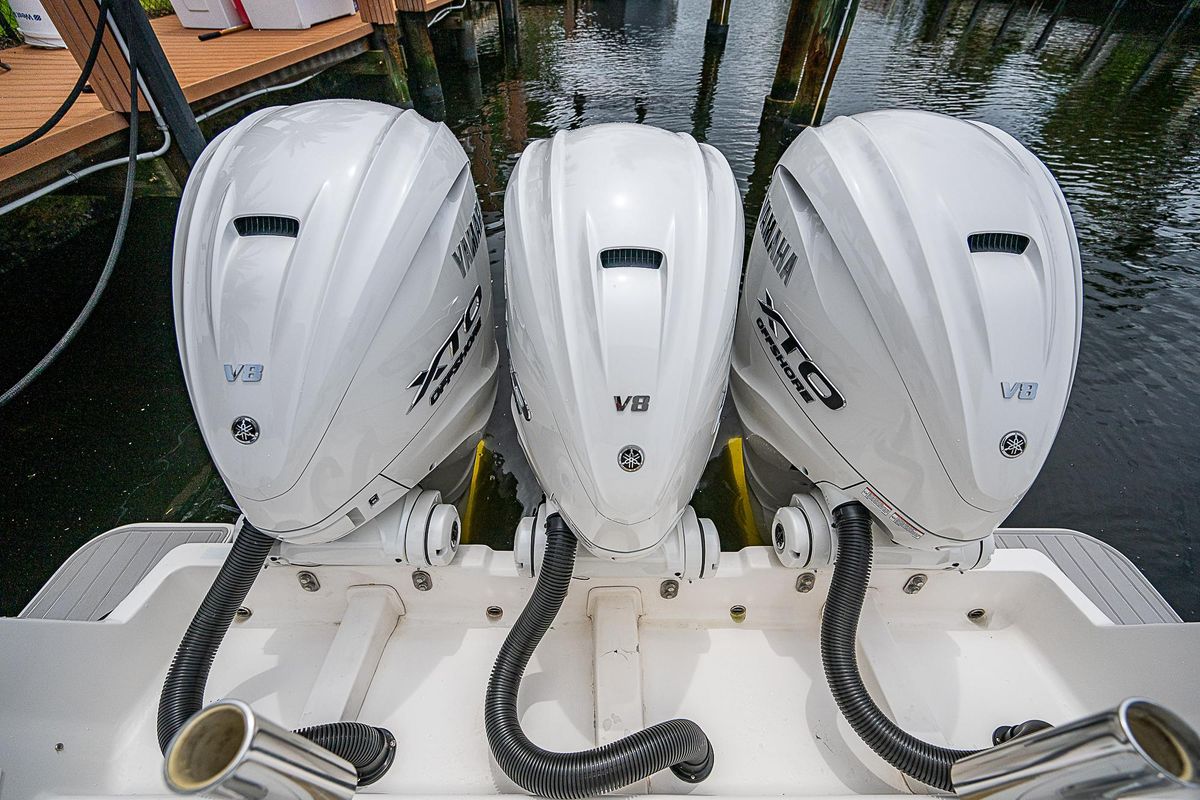 2014 Intrepid 47 