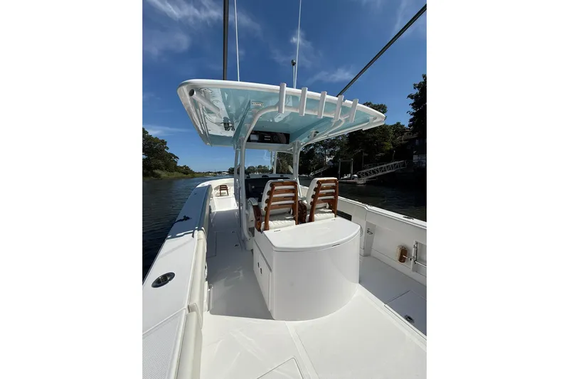  Yacht Photos Pics 2021 Jupiter 38 HFS boat with sleek design, spacious deck, and modern seating.