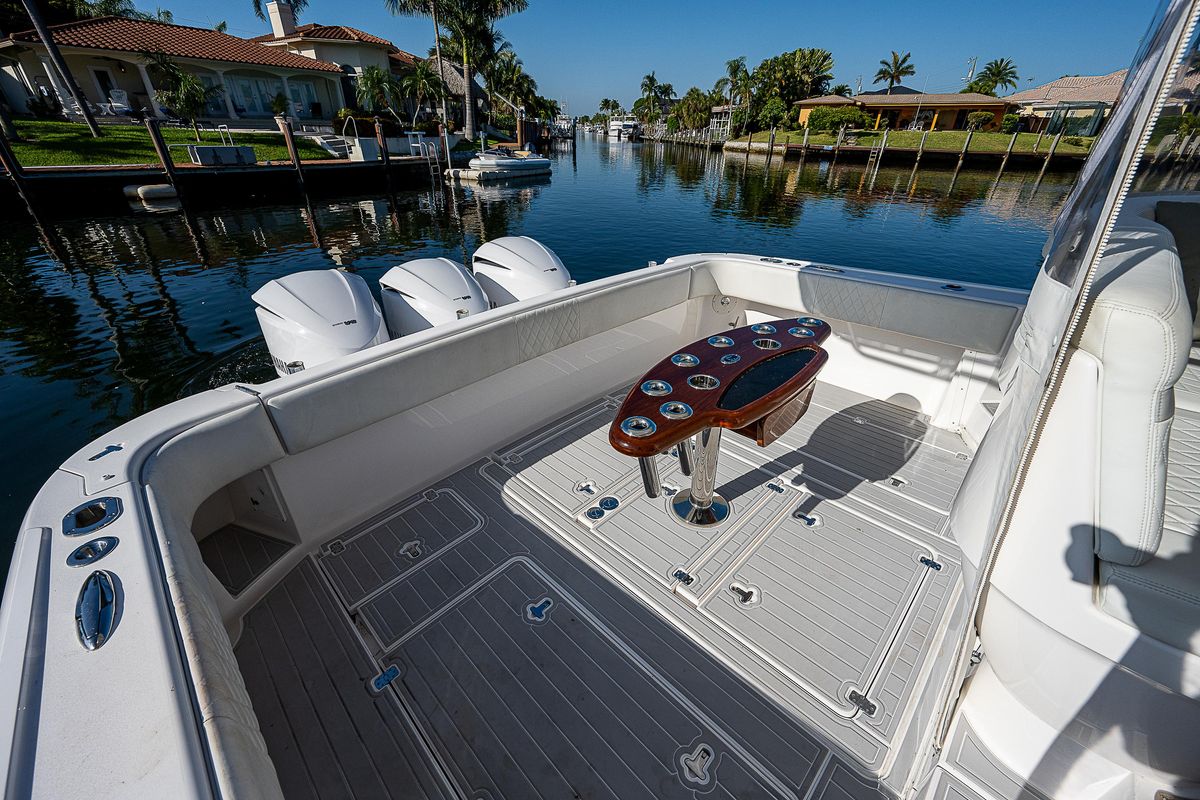 2014 Intrepid 47 