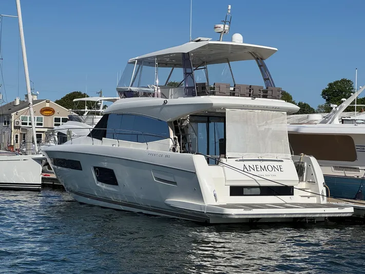 Anemone Yacht Photos Pics 