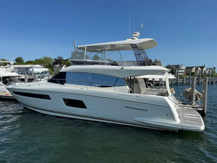 Anemone Yacht Photos Pics 