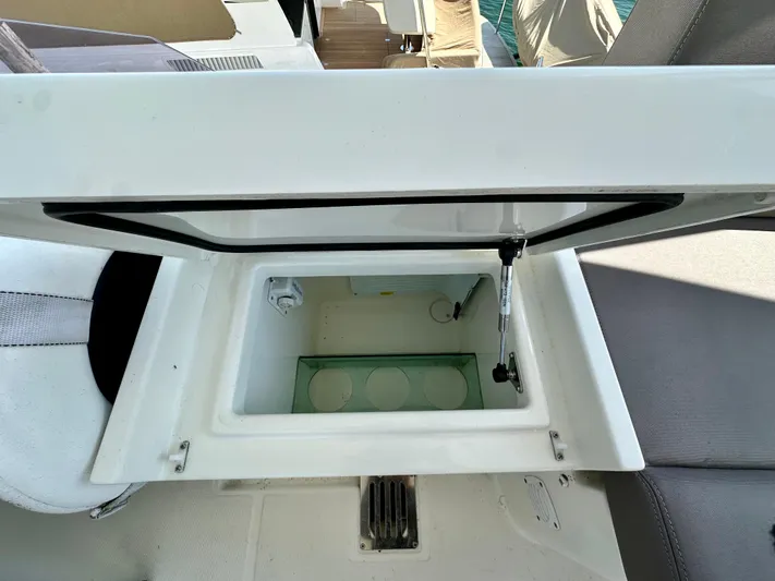 Anemone Yacht Photos Pics 