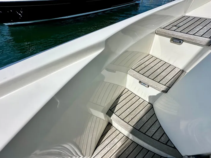 Anemone Yacht Photos Pics 