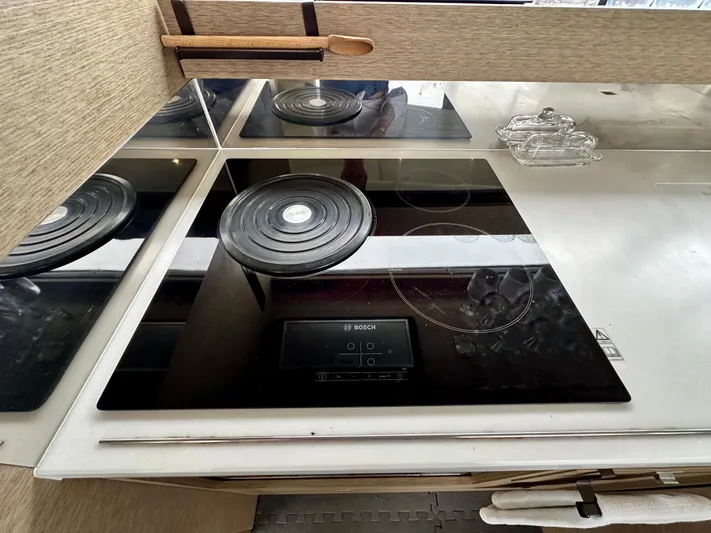 Anemone Yacht Photos Pics 