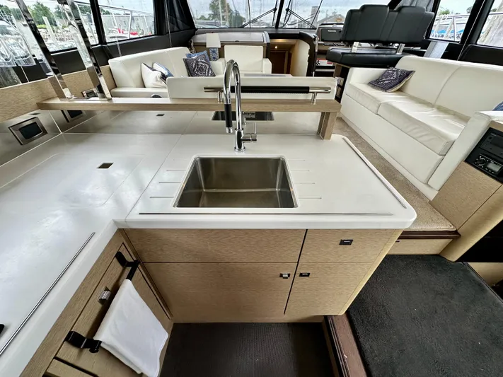 Anemone Yacht Photos Pics 