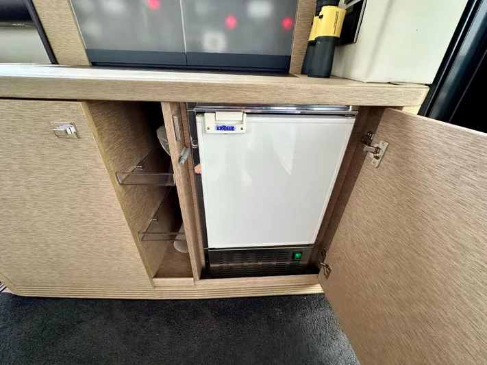 Anemone Yacht Photos Pics 