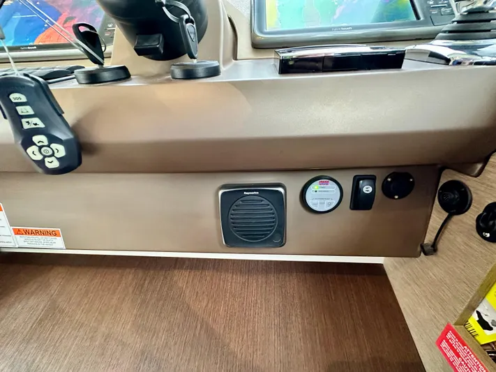 Anemone Yacht Photos Pics 