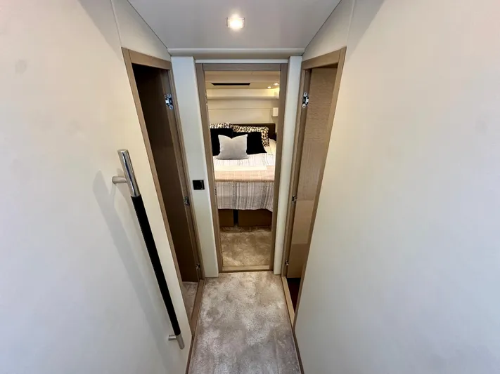 Anemone Yacht Photos Pics 