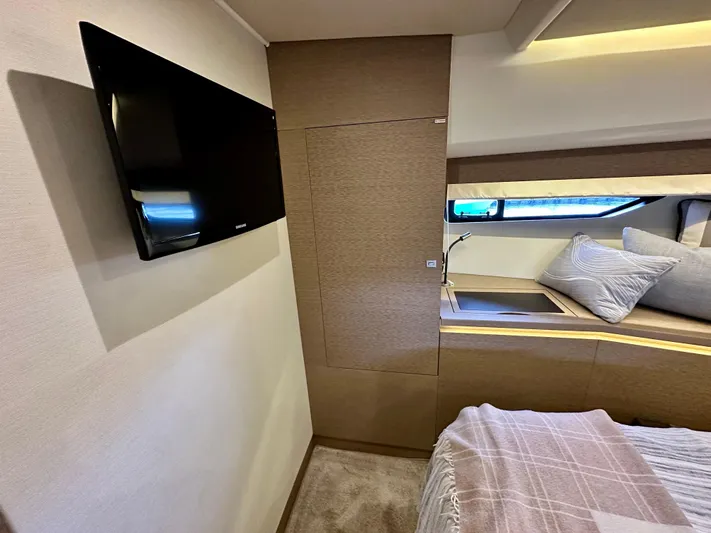 Anemone Yacht Photos Pics 