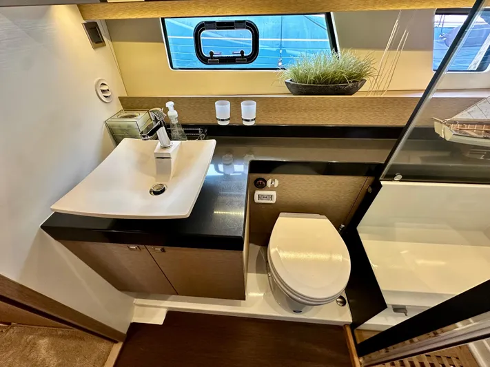 Anemone Yacht Photos Pics 