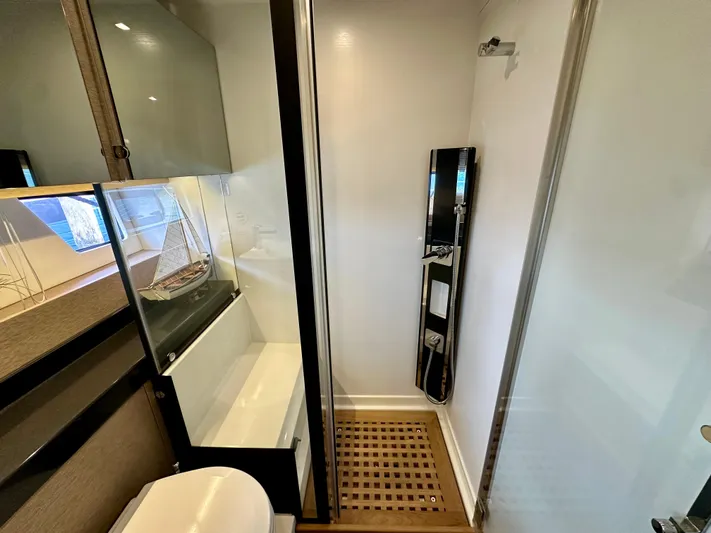 Anemone Yacht Photos Pics 