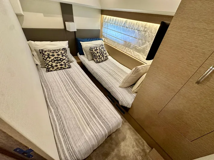 Anemone Yacht Photos Pics 