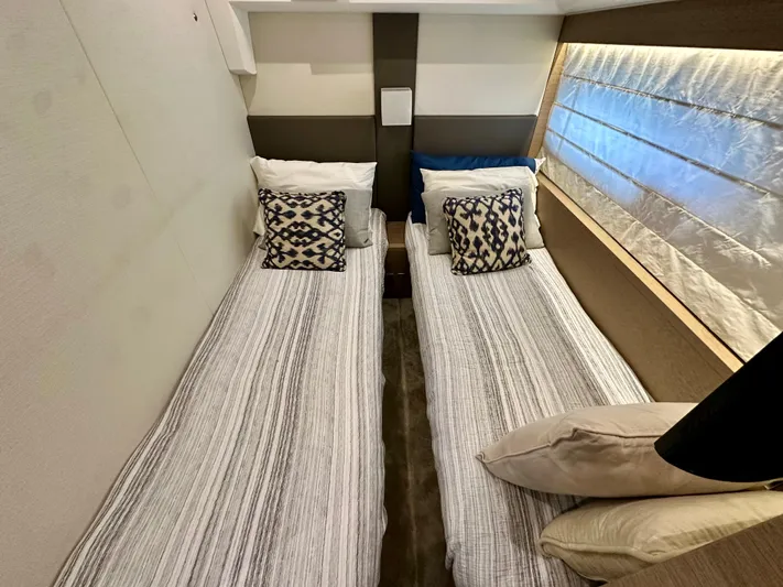 Anemone Yacht Photos Pics 