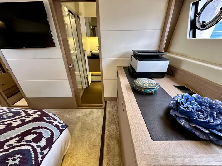 Anemone Yacht Photos Pics 