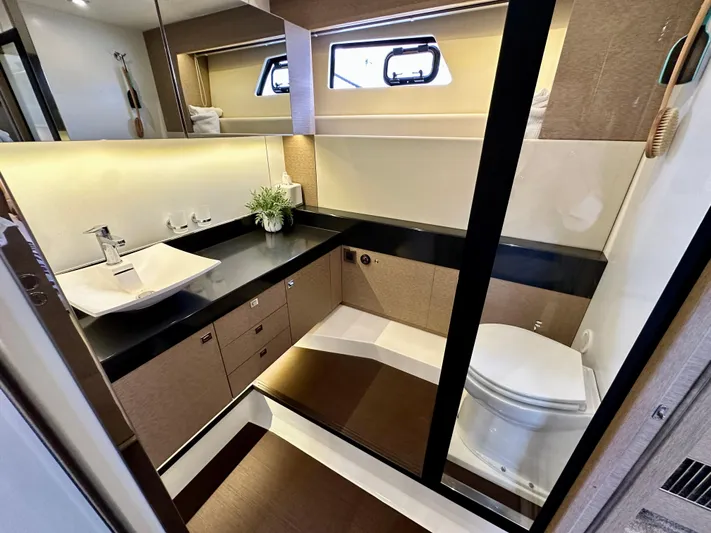 Anemone Yacht Photos Pics 