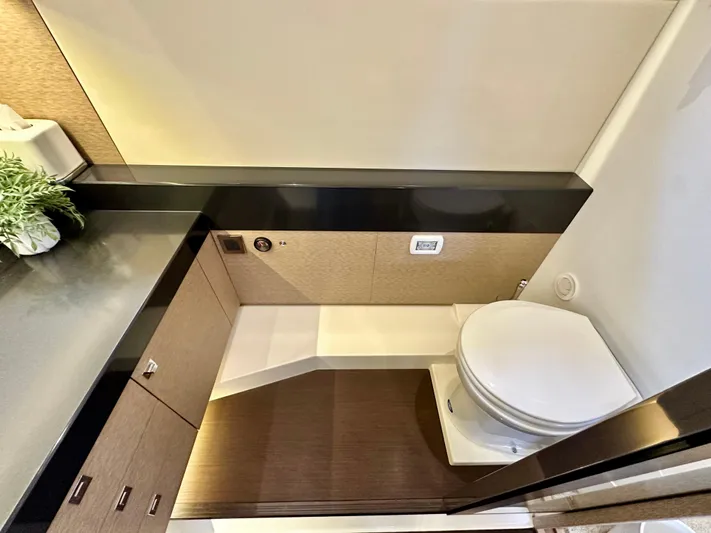 Anemone Yacht Photos Pics 