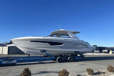 Cruisers Yachts 34 GLS