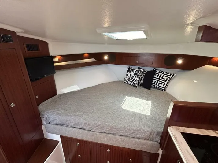 The Seaql Yacht Photos Pics 2020 Pursuit Os 385 Offshore - Image 22