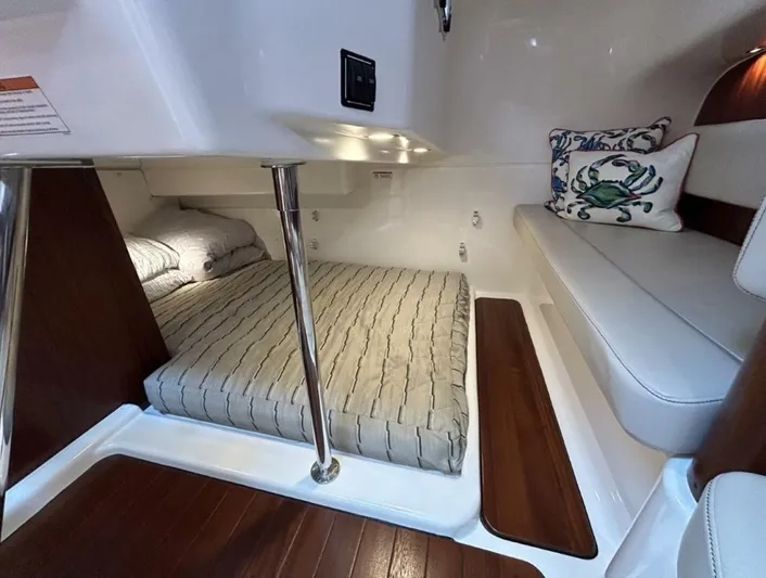 The Seaql Yacht Photos Pics 2020 Pursuit Os 385 Offshore - Image 21