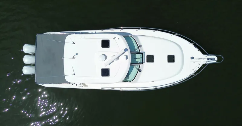 The Seaql Yacht Photos Pics 2020 Pursuit Os 385 Offshore - Image 3