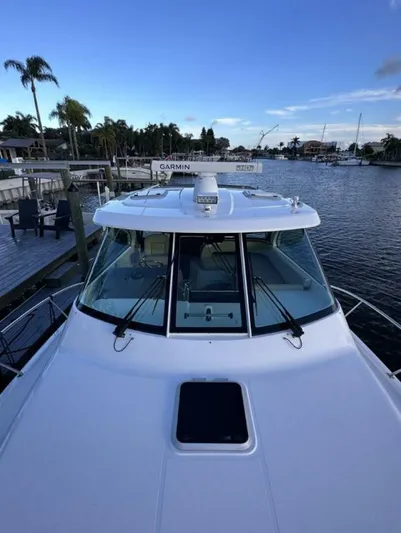 The Seaql Yacht Photos Pics 2020 Pursuit Os 385 Offshore - Image 24