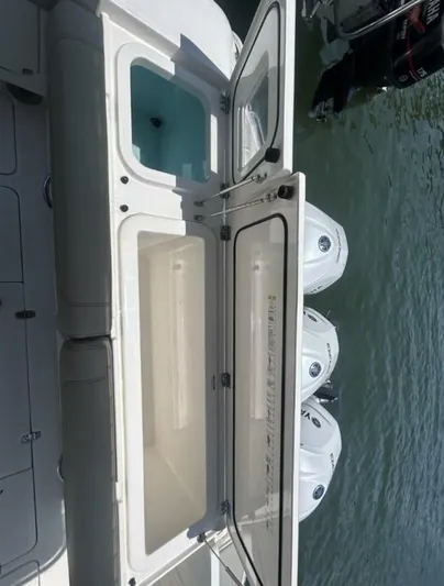 The Seaql Yacht Photos Pics 2020 Pursuit Os 385 Offshore - Image 12