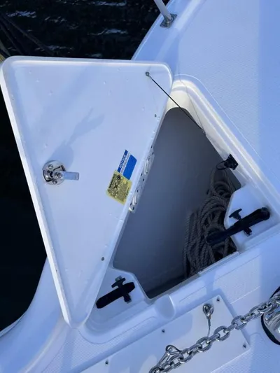 The Seaql Yacht Photos Pics 2020 Pursuit Os 385 Offshore - Image 29