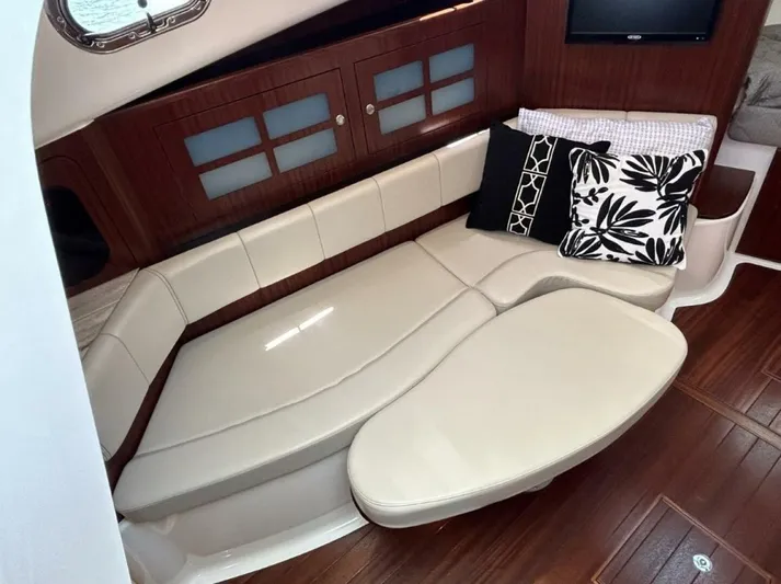 The Seaql Yacht Photos Pics 2020 Pursuit Os 385 Offshore - Image 23