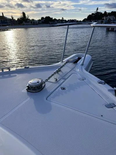 The Seaql Yacht Photos Pics 2020 Pursuit Os 385 Offshore - Image 31