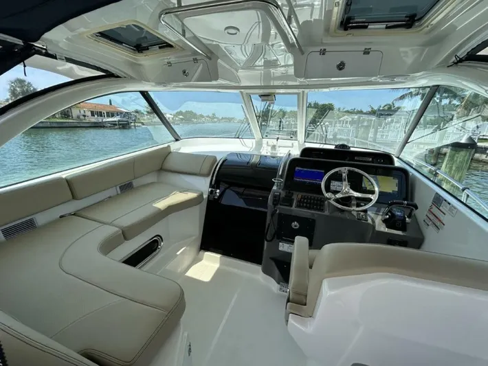 The Seaql Yacht Photos Pics 2020 Pursuit Os 385 Offshore - Image 7