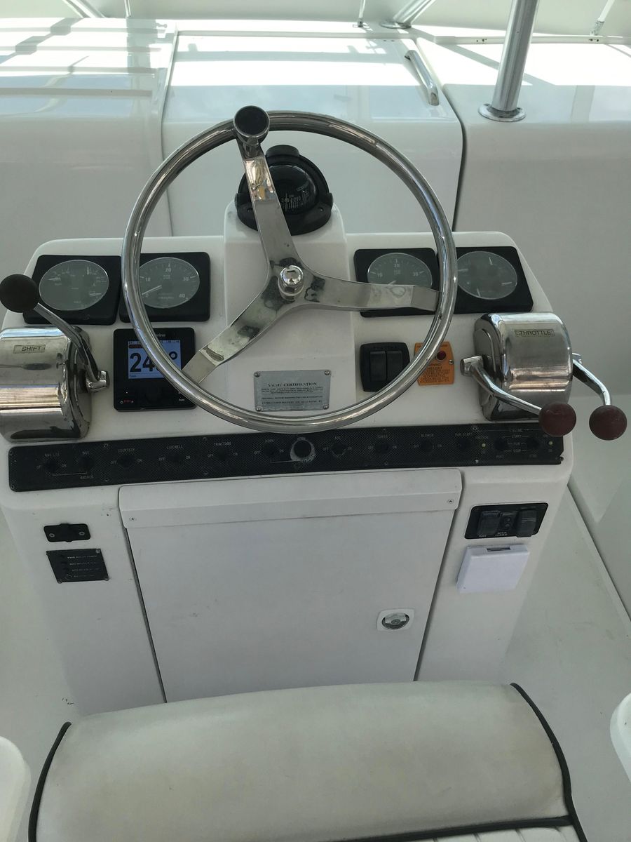 2002 Luhrs 34 